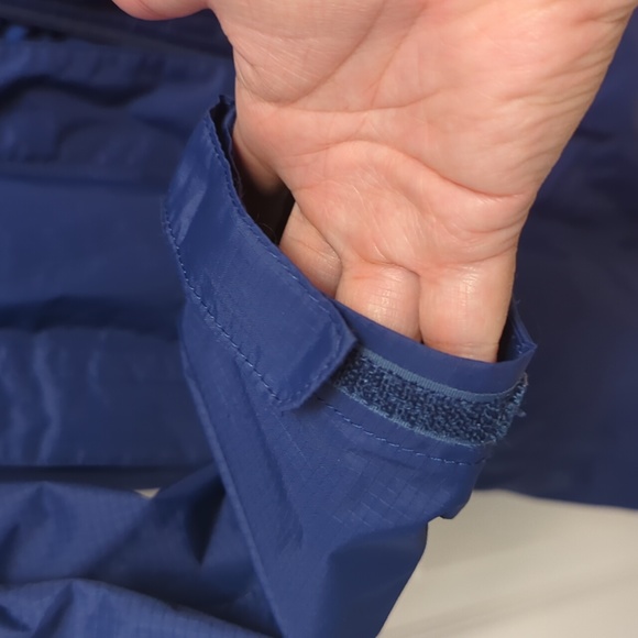 LL Bean Blue long rain coat - Picture 3 of 9